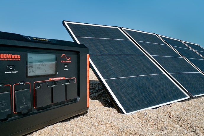 Sungold Portable Solar Panel with High Power Station