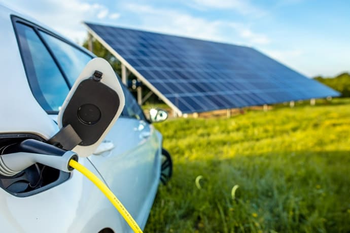solar panels to charge electric cars 
