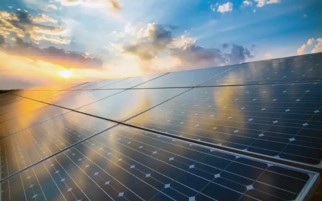 What Can a 300 Watt Solar Panel Run