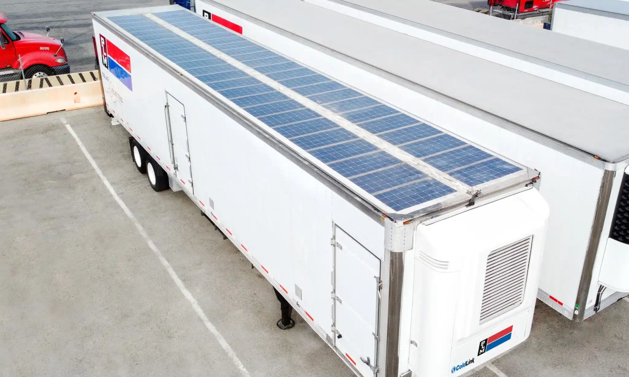 solar-powered refrigerated trailers
